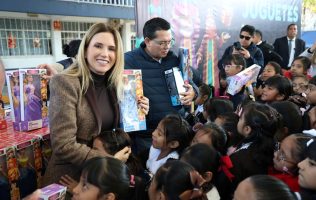 Arranca Huixquilucan entrega de juguetes por Día de Reyes