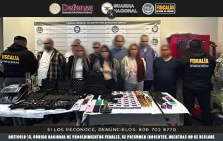 Aseguran armas largas y droga en Tecámac; federales detienen a 9