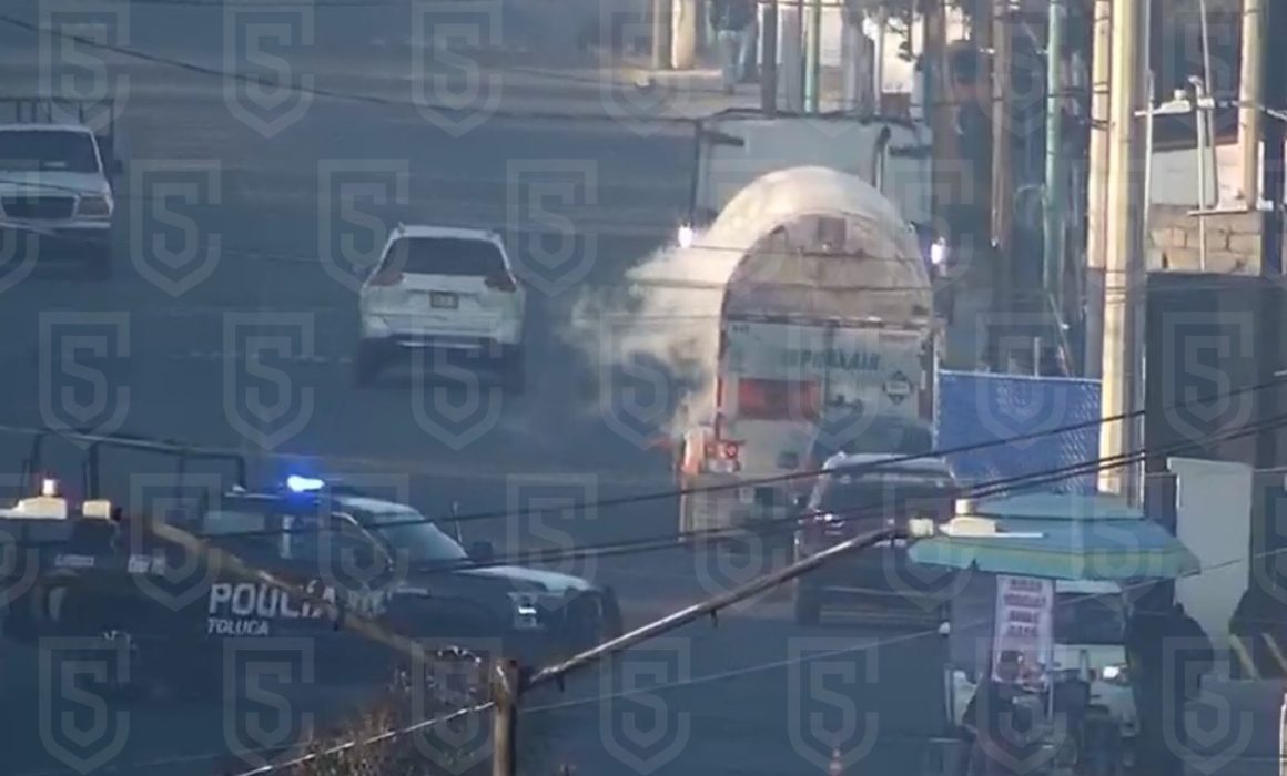 Atiende Protección Civil en Toluca fuga de nitrógeno en tractocamión