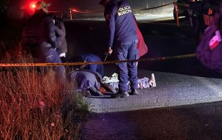Atropellan y arrastran a joven motociclista en la Toluca-Zitácuaro