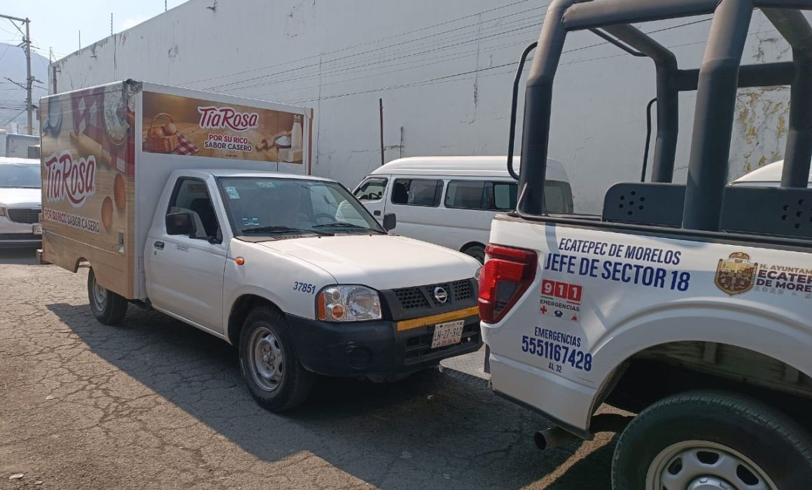 Ayudan policías de Ecatepec a repartidor de pan a recuperar su camioneta