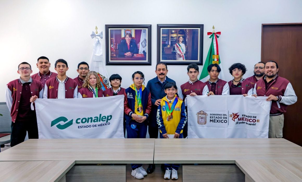 Becan a 10 alumnos mexiquenses por destacar a nivel internacional