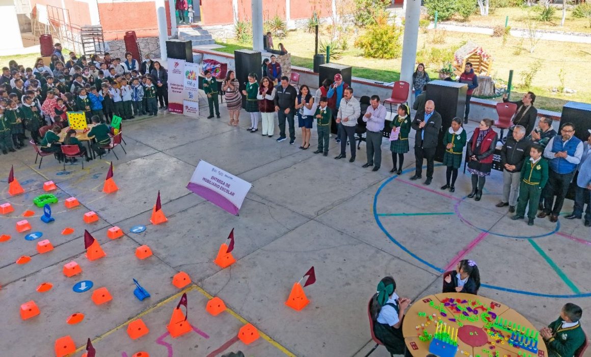 Canaliza gobierno estatal recursos educativos en Acolman y Otumba