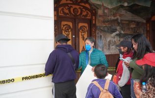 Captan a Juana Díaz de compras en Metepec en plena crisis de El Oro