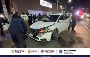 Cierran avenida Insurgentes en Ecatepec por choque múltiple de autos