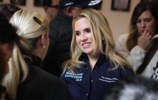 Cumple Romina Contreras compromisos y avanza saneamiento de El Capulín