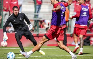 Da Toluca regalo de Reyes a niños con entrenamiento a puerta abierta