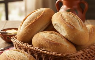 Descubre por qué comemos bolillo pal susto