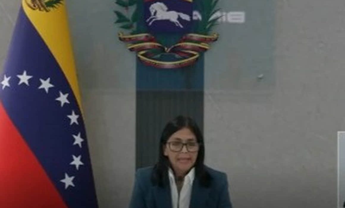 Desmiente Delcy Rodríguez a Trump y exige liberación inmediata de Maduro