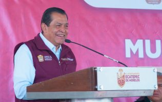 Encabeza Juan Hugo de la Rosa acto de Mujeres al Volante en Ecatepec