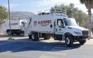 Entrega Gobierno de Ecatepec camiones y reactiva recolección nocturna