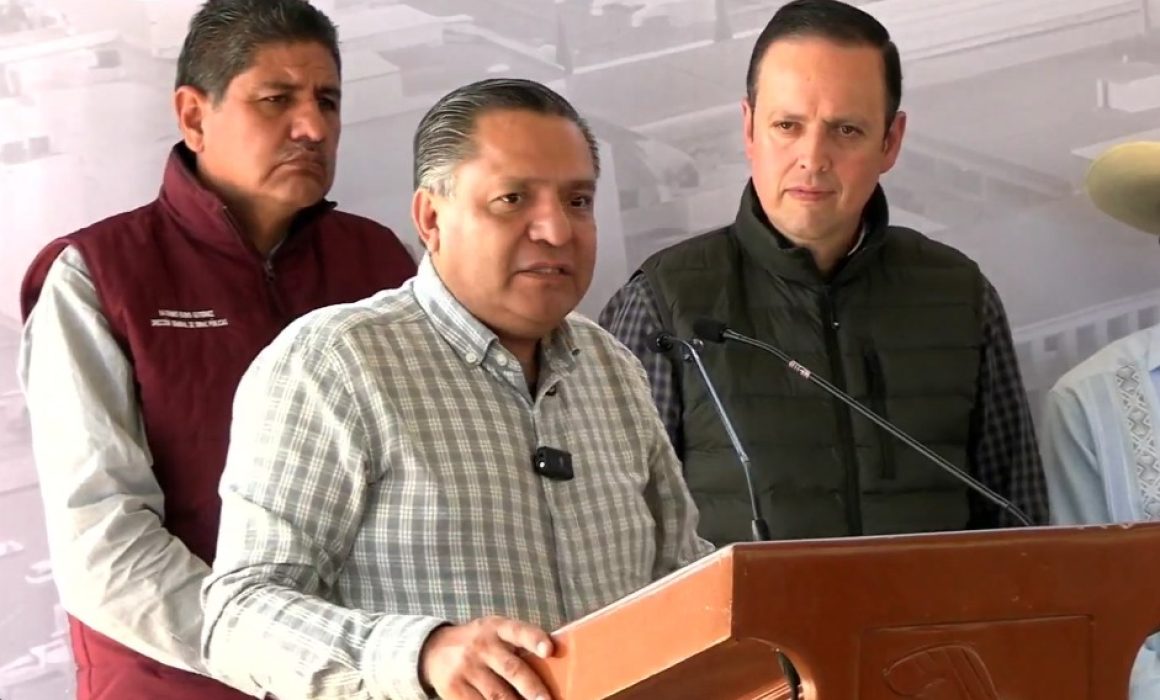 Entrega Toluca arcotecho en secundaria Francisco Villa
