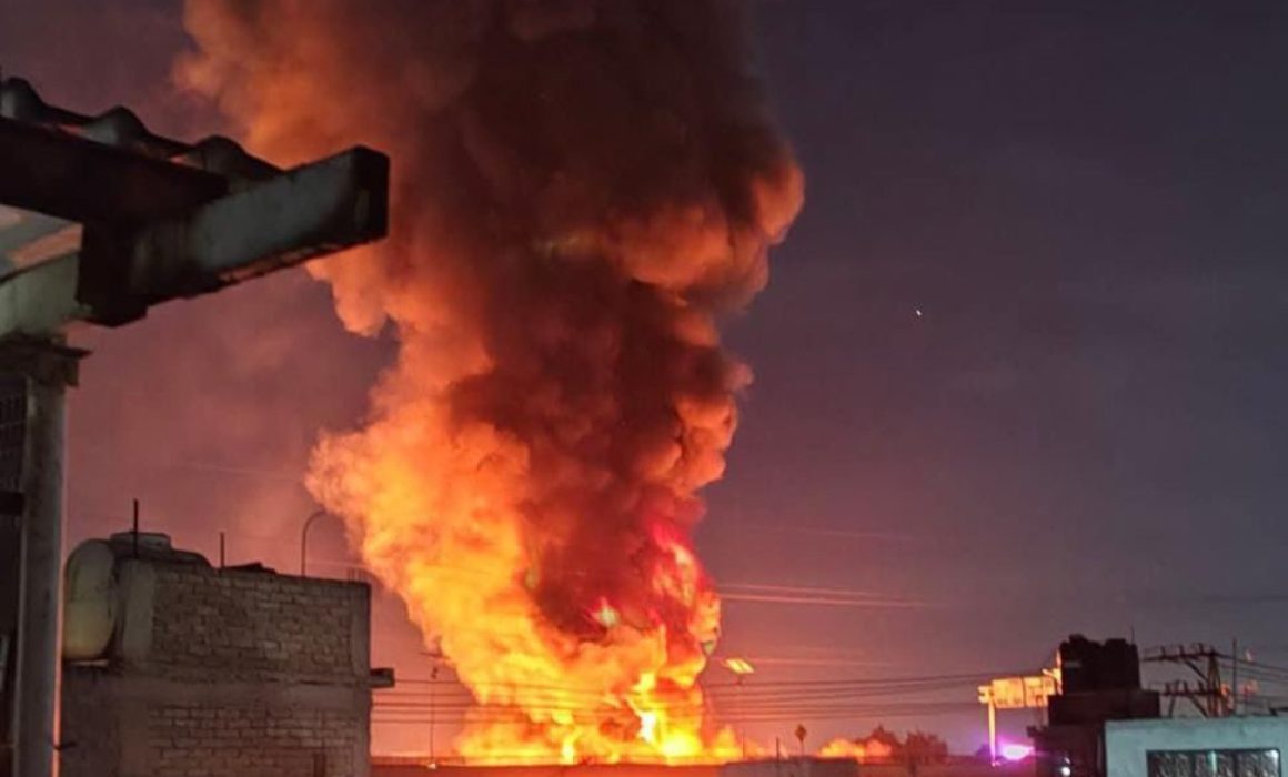 Estalla incendio en fábrica de Xalostoc y activa alerta en Ecatepec