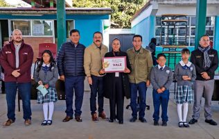 Estrenan mobiliario más de 6 mil estudiantes de Ecatzingo y Atlautla
