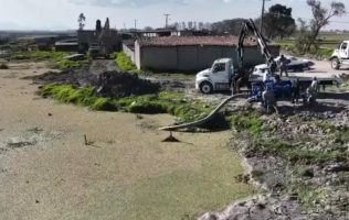Evidencian omisiones y azolve que desataron la inundación en Lerma