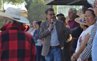 Exigen mototaxis de Teoloyucan el retiro de unidades y bloquean calles