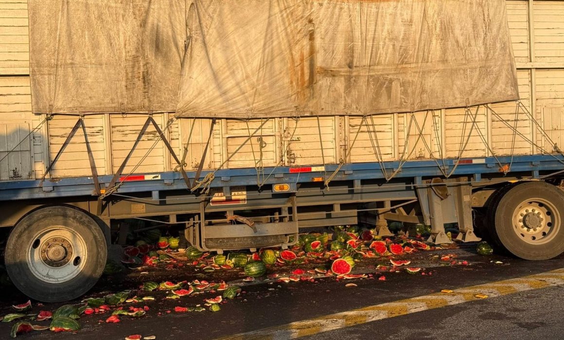 Frustra GN asalto y tráiler robado se estrella en caseta de Tepotzotlán