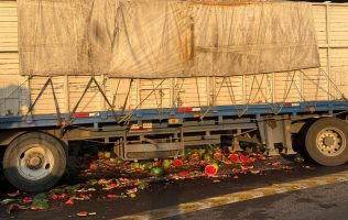 Frustra GN asalto y tráiler robado se estrella en caseta de Tepotzotlán