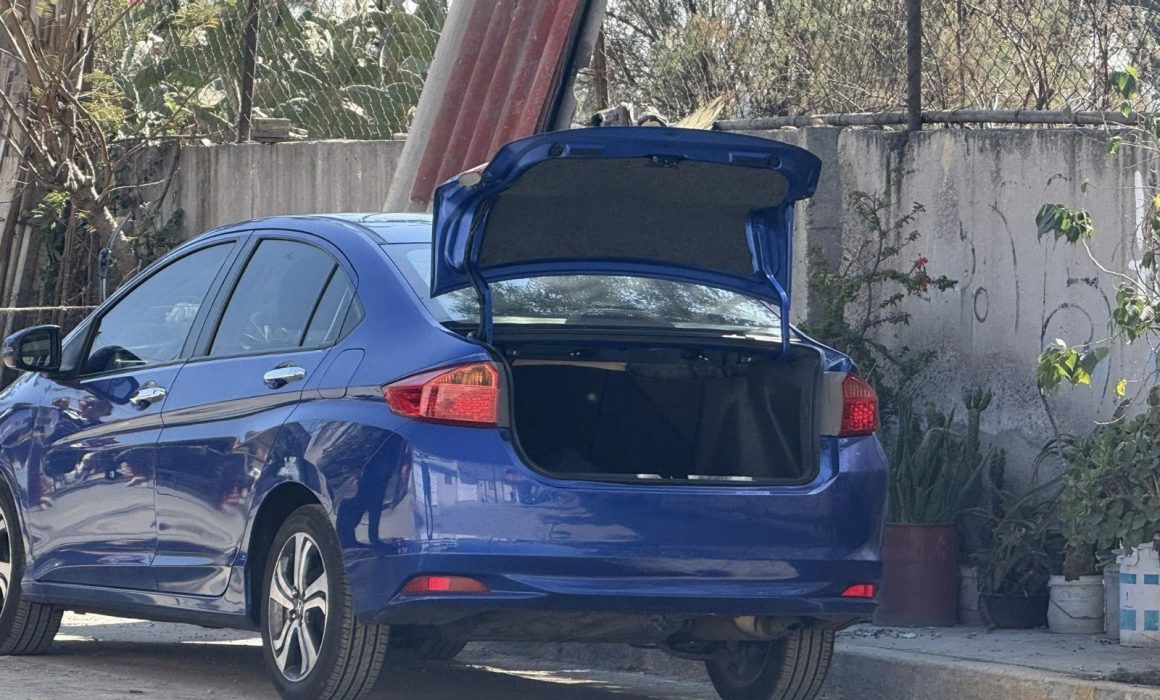 Hallan en Nezahualcóyotl el auto que mató a Roberto en CDMX
