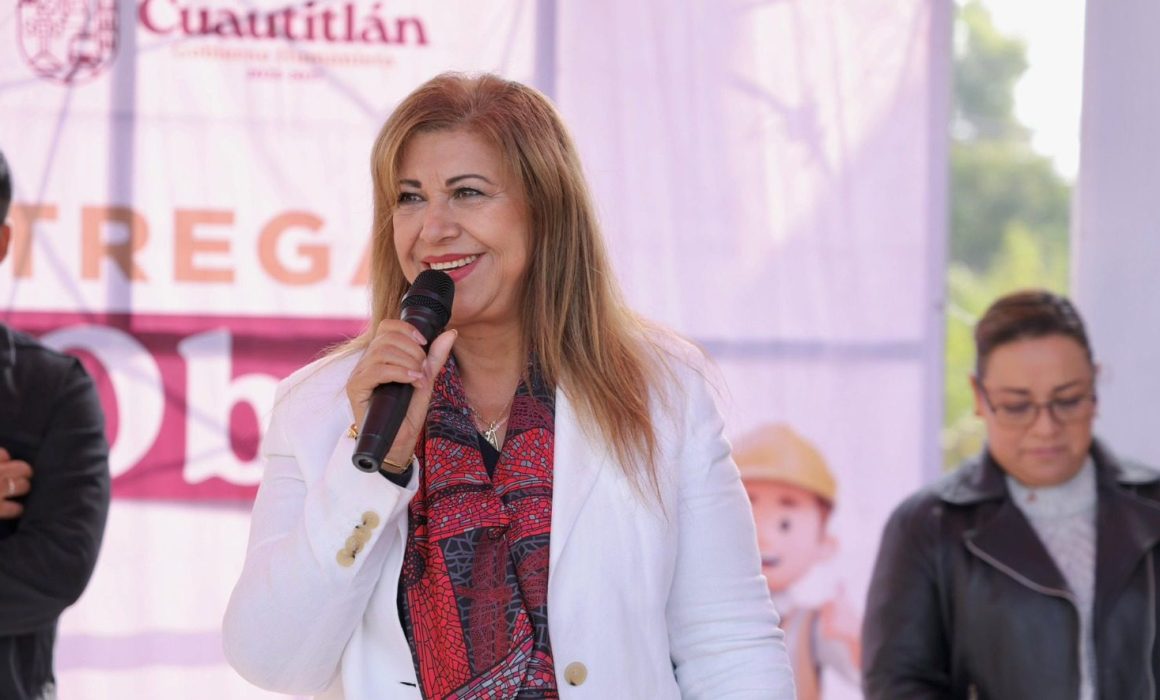Impone alcaldesa de Cuautitlán el nombre de AMLO en papelería oficial