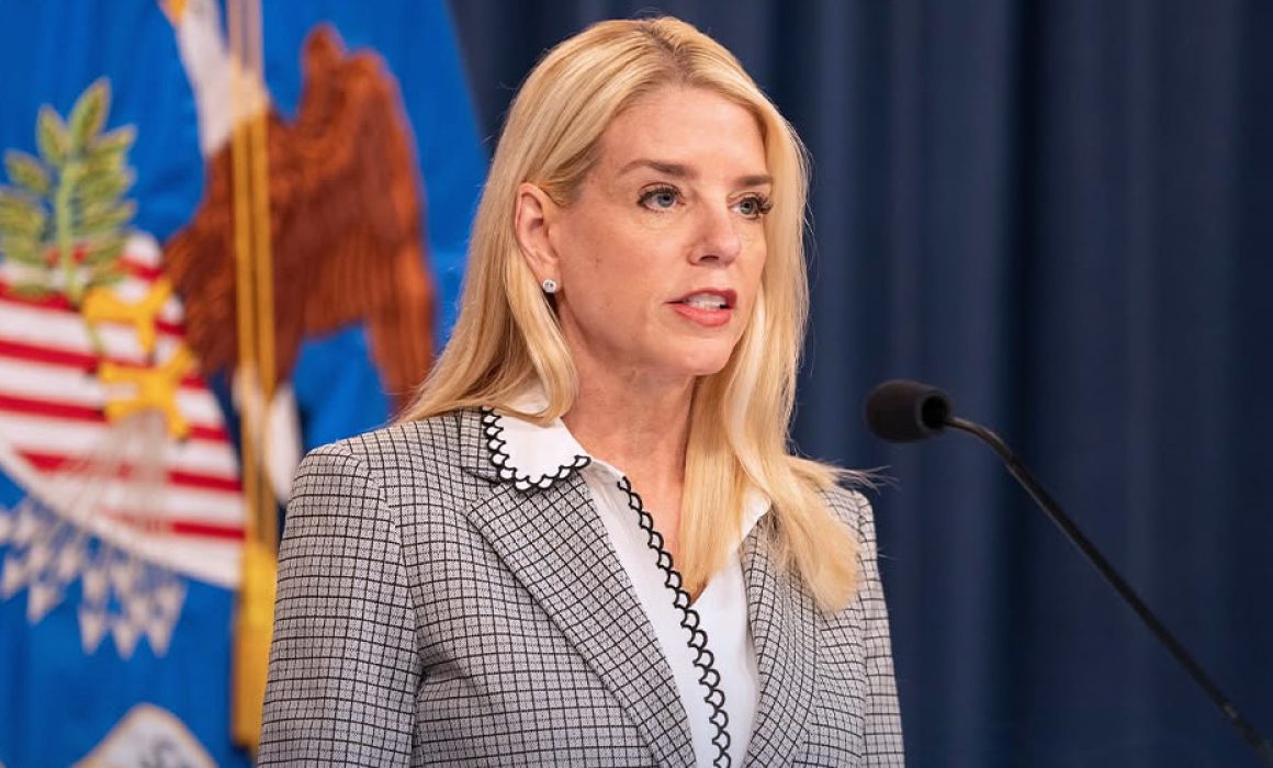 Informa Pam Bondi que Maduro enfrentará cargos por narcoterrorismo en NY