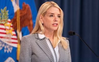 Informa Pam Bondi que Maduro enfrentará cargos por narcoterrorismo en NY