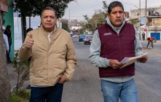 Instala nuevas luminarias Ricardo Moreno en San Buenaventura