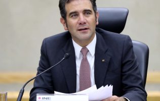 Las Sombras en la Gestión de Lorenzo Córdova al Frente del INE