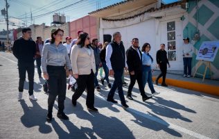 Lleva Ricardo Moreno obras viales a comunidades olvidadas de Toluca