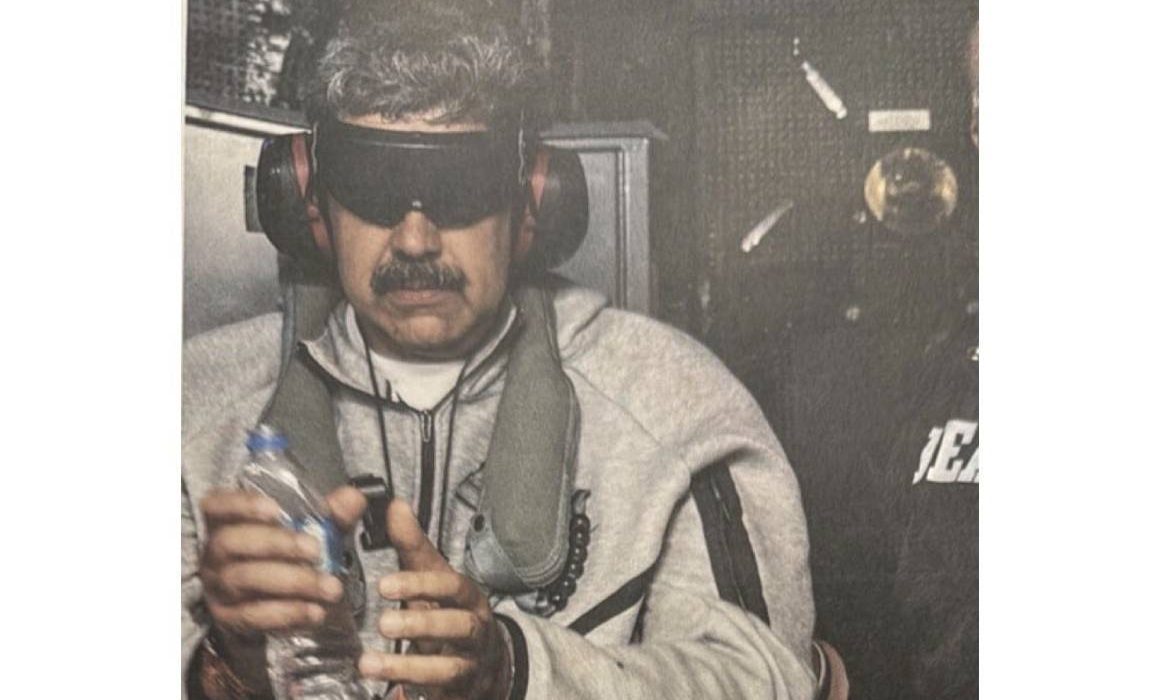 Publica Trump foto de Nicolás Maduro desde el buque militar USS Iwo Jima