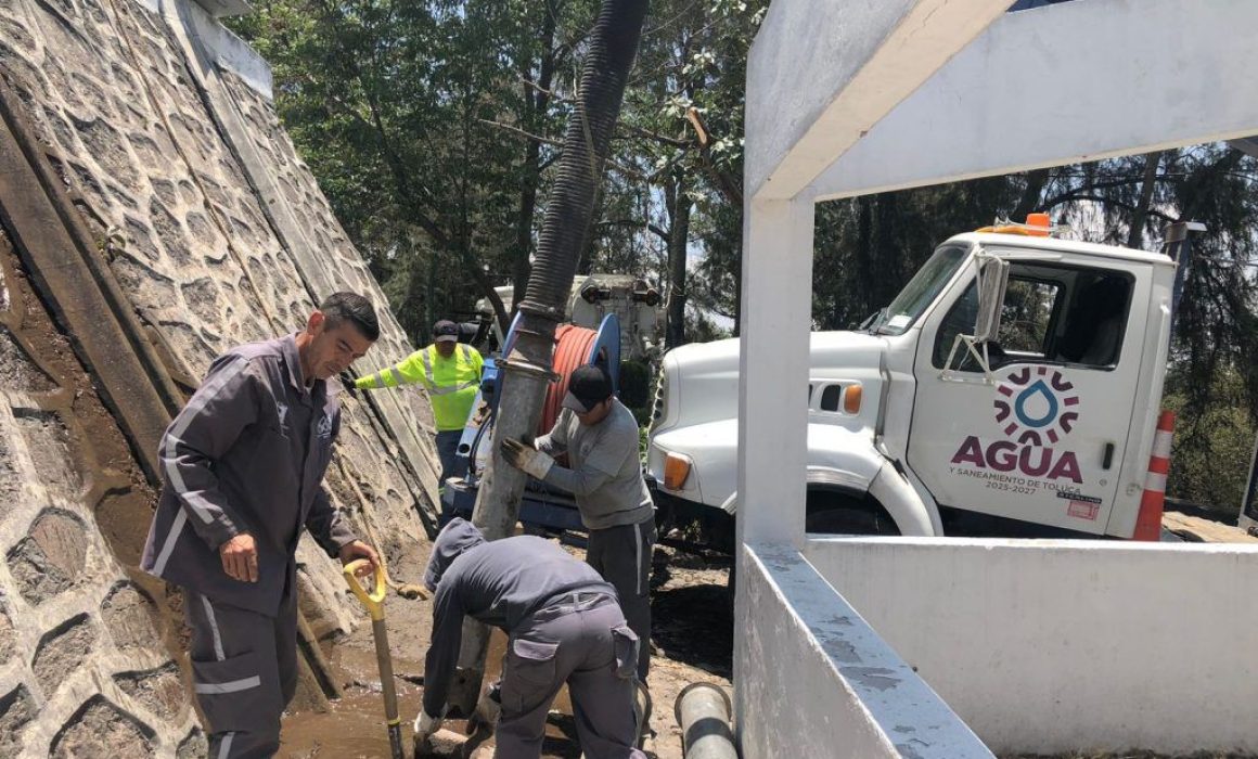 Restablecen suministro de agua potable en Toluca tras rehabilitar tanque de El Calvario