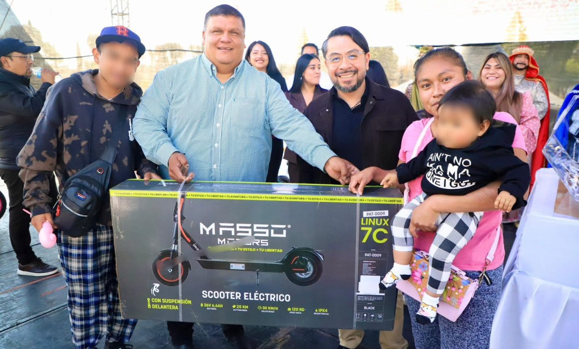 Reúne gobierno de Izcalli a familias en festejo de Día de Reyes