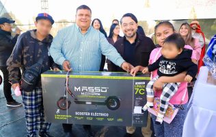 Reúne gobierno de Izcalli a familias en festejo de Día de Reyes