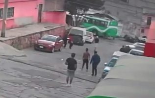 Se les va el auto… pero no la michelada en Tlalnepantla 1