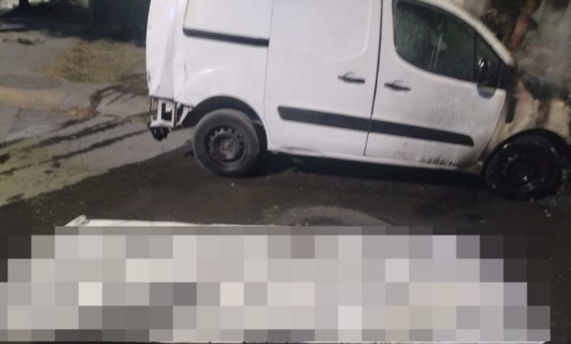 Siembran terror en Valle de Chalco; queman camioneta y dejan mensaje