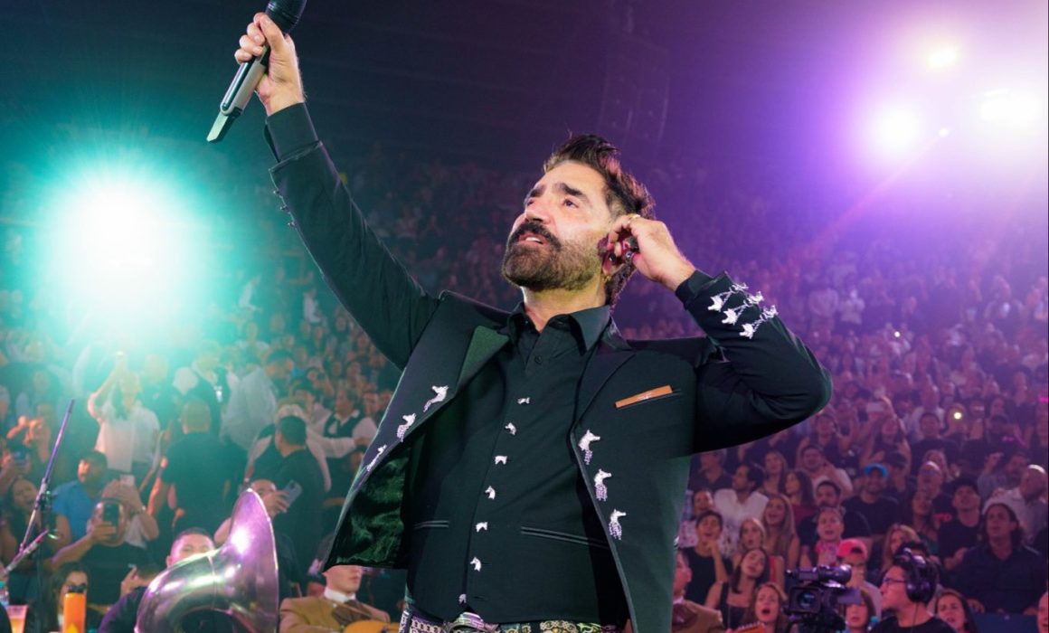 Va Alejandro Fernández por 6 Premios Lo Nuestro