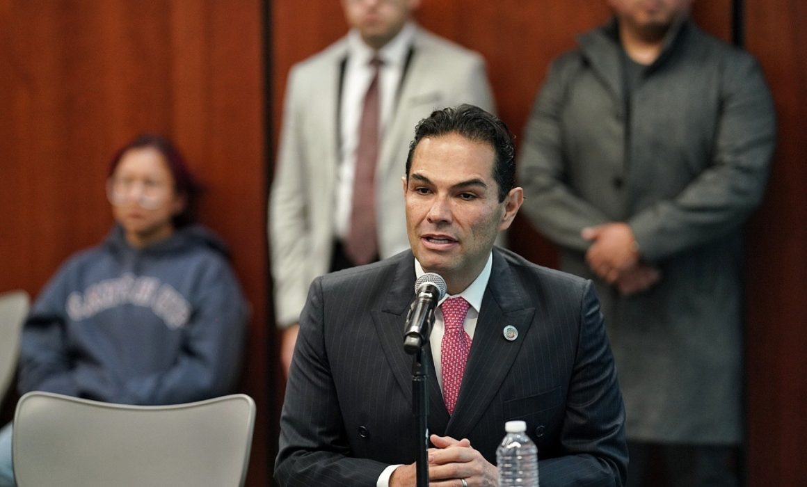 Aprueban reformas para proteger a docentes de Estado de México