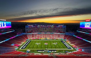 Arde Santa Clara a unas horas del Super Bowl