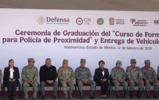 Asiste Delfina Gómez a la graduación de 143 nuevos policías