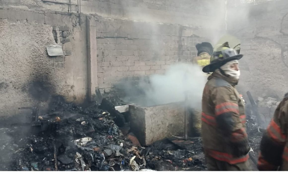Atienden incendio en vivienda de la Lechería–Texcoco sin lesionados