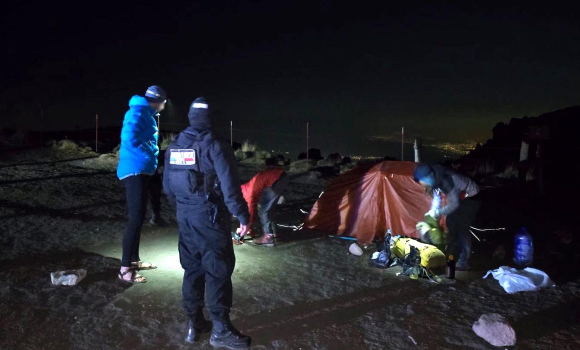 Auxilian a turistas con mal de montaña en Parque Nacional Izta-Popo