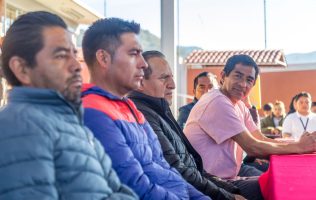 Difunde Dionicio Cerón cultura del maratón en escuela de Tianguistenco