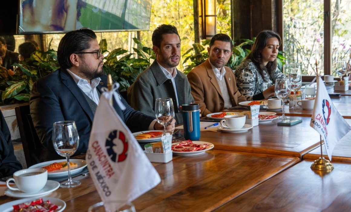 Encabeza Pepe Couttolenc reunión con industriales del Estado de México
