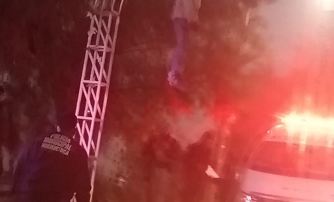 Encuentran cuerpo de hombre colgado de árbol en Huehuetoca