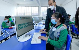 Entrega Atizapán nueva Aula Digital en primaria Carlos Hank