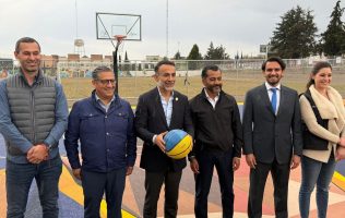 Entrega Fernando Flores deportiva renovada en San Salvador Tizatlalli