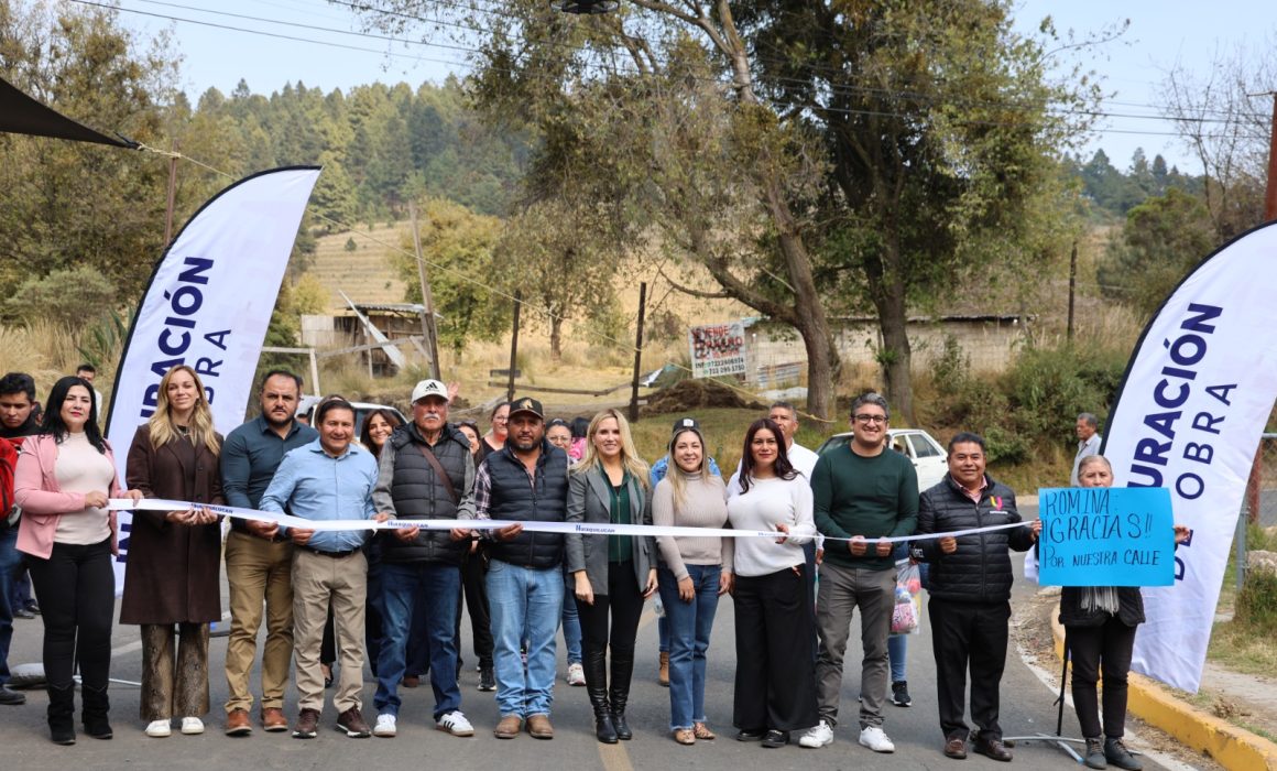 Entrega Huixquilucan repavimentación de la carretera a Canales local