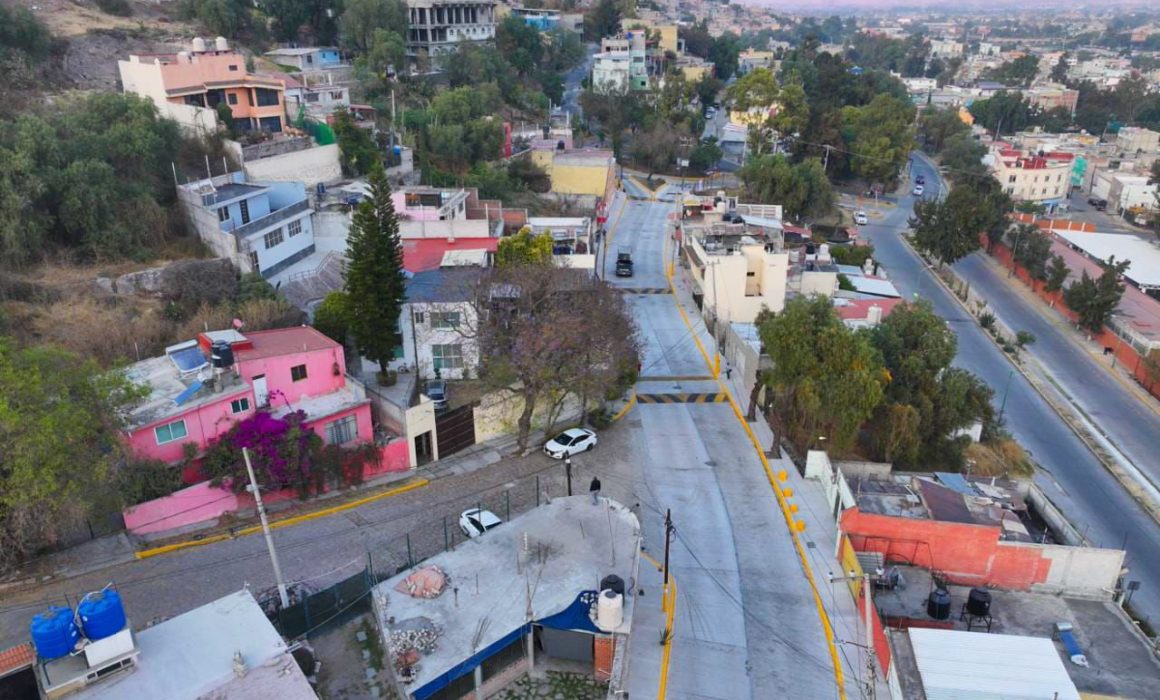 Entregan vialidades renovadas en colonias de la parte alta de Ecatepec