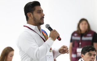 Esconde Adolfo Cerqueda lista de contratos y proveedores
