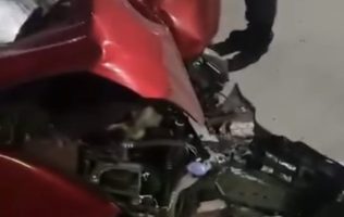 Fallece hombre tras impactar su auto contra poste en Ixtapaluca